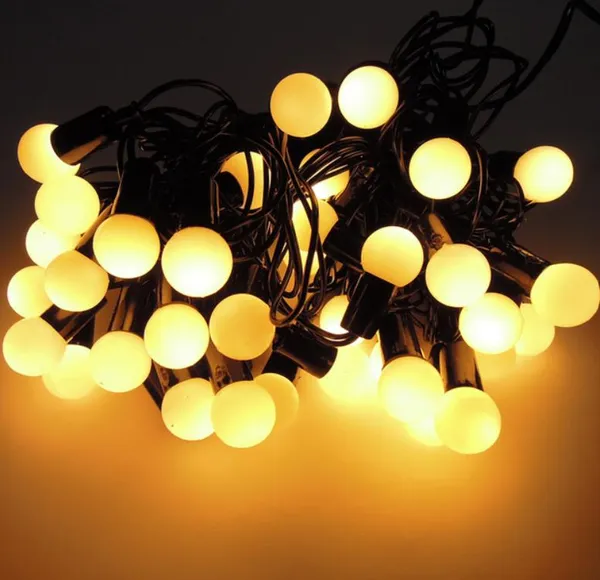 Гірлянда на 7 м., 40 LED діодів кульок 18 мм, дріт гнучкий чорний, світіння Біле тепле від 220В (На ялинку, штору, вікно, стіну) — фото 4