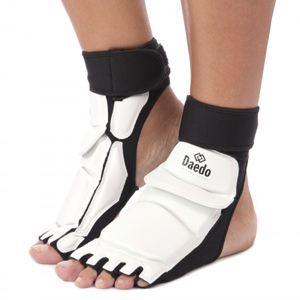 Защита стопы носки-футы для тхэквондо DADO BO-2609-W р-р M