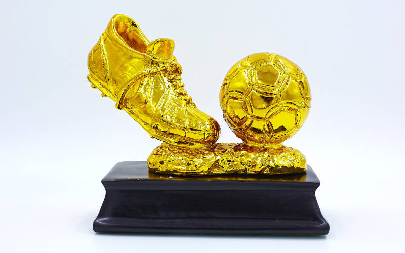 Статуэтка (фигурка) наградная спортивная Футбол Бутса с мячем золотая C-3793-B2