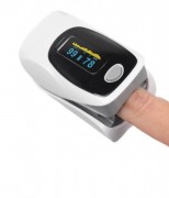 Пульсоксиметр на палец для изменения пульса и сатурации крови Pulse Oximeter C101A3