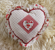 Подушка Present Сердце с розочками 204201