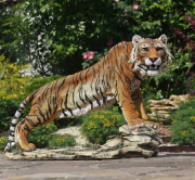 Садовая фигура Тигр цветной Present 50*72*30 см СП307 цв