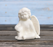 Фигурка Present задумчивый ангелочек сидящий Леандра h8cm 1007706-3 сид кол.