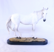 Статуэтка Present Конь большой белый 44*36*15 SM00051