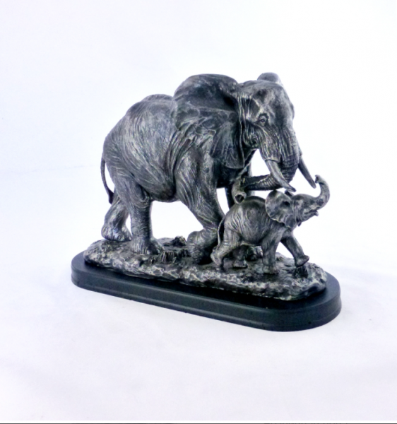 Статуетка Present Слониха зі слоненяткою на дерев'яній підставці 40*15*19 см SM00347