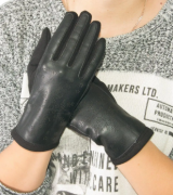 Женские трикотажные стрейчевые перчатки для сенсорных телефонов - №18-1-13  M  черный