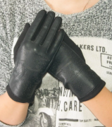 Женские трикотажные стрейчевые перчатки для сенсорных телефонов - №18-1-13  S  черный