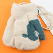 Перчатки для малышей зимние с мехом на веревочке (арт. 22-25-42) XS белый