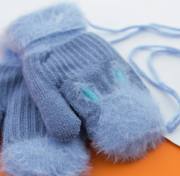 Перчатки для малышей зимние на веревочке с зайками (арт. 22-7-35) XS голубой