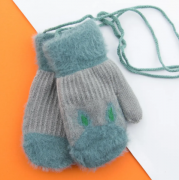 Перчатки для малышей зимние на веревочке с зайками (арт. 22-7-35) XS зеленый