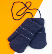 Детские перчатки для мальчика на XS зимние на веревочке (арт. 21-7-19а) синий