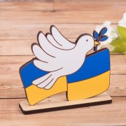 Деревянная статуэтка голубь мира с флагом Украины  4606
