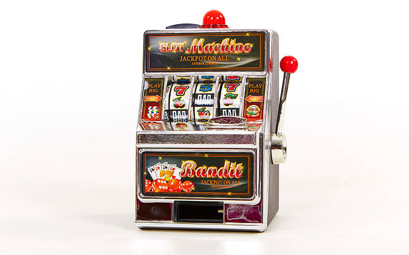 Копилка игровой автомат однорукий игровой автомат lucky drink черти бочки